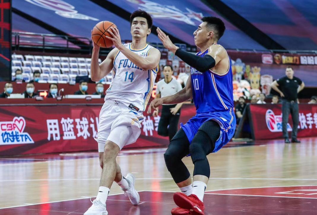 高薪低能！CBA新赛季最差顶薪球员浮现，上赛季场均仅2.1分