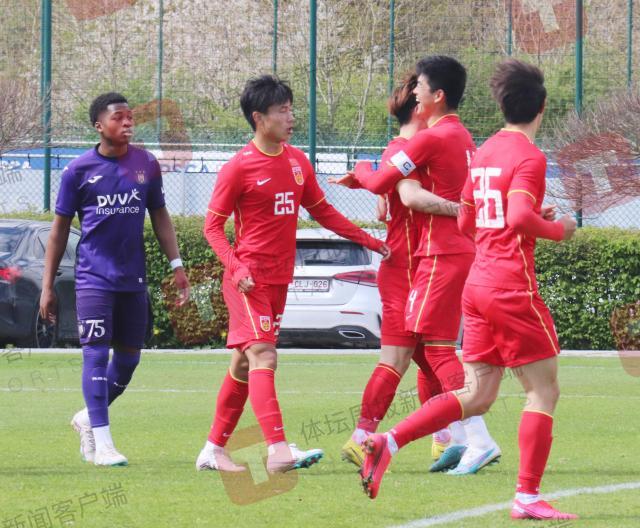 IMG_3168-刘俊贤进球后.jpg